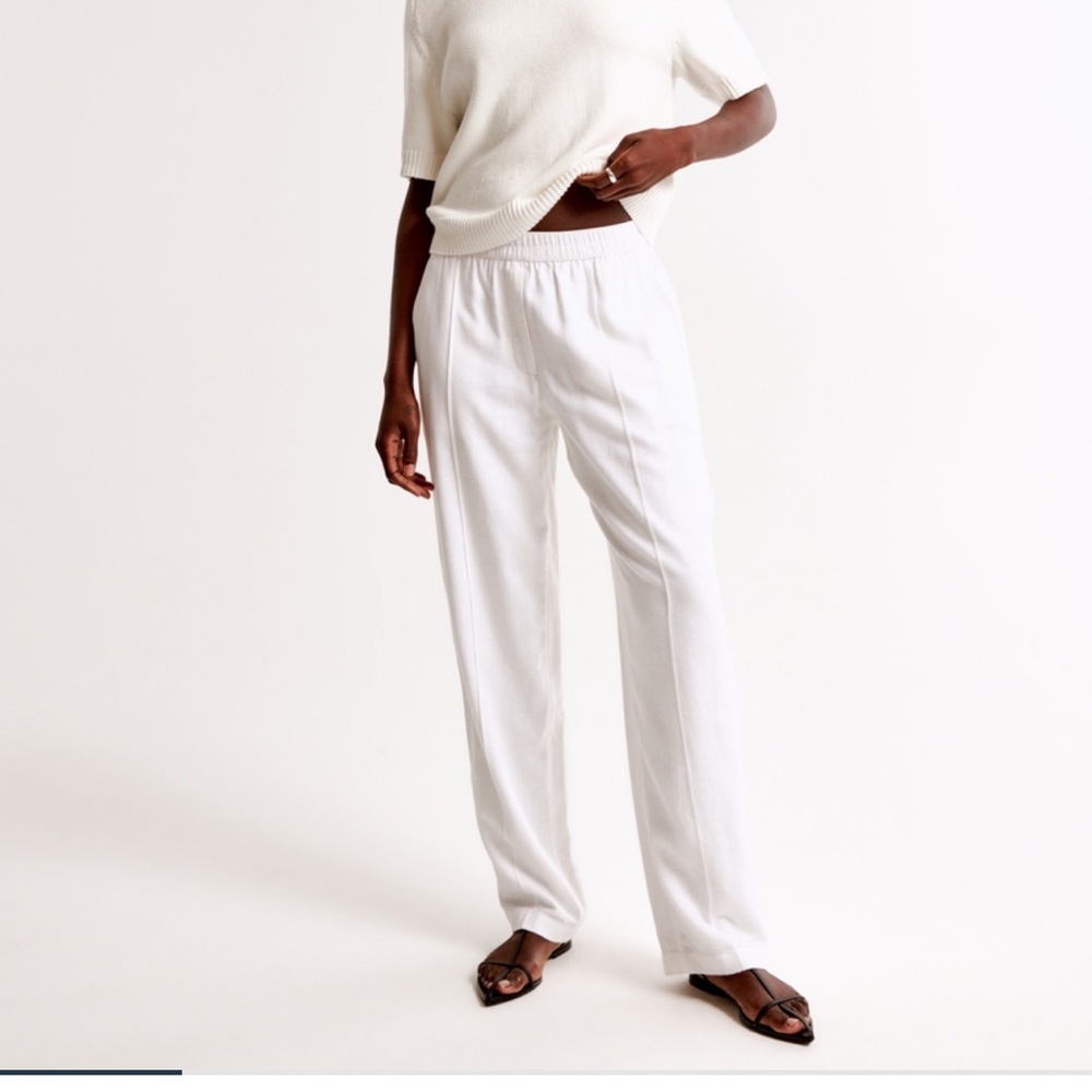 Crisp White Straight Leg Pants with Relaxed Fit